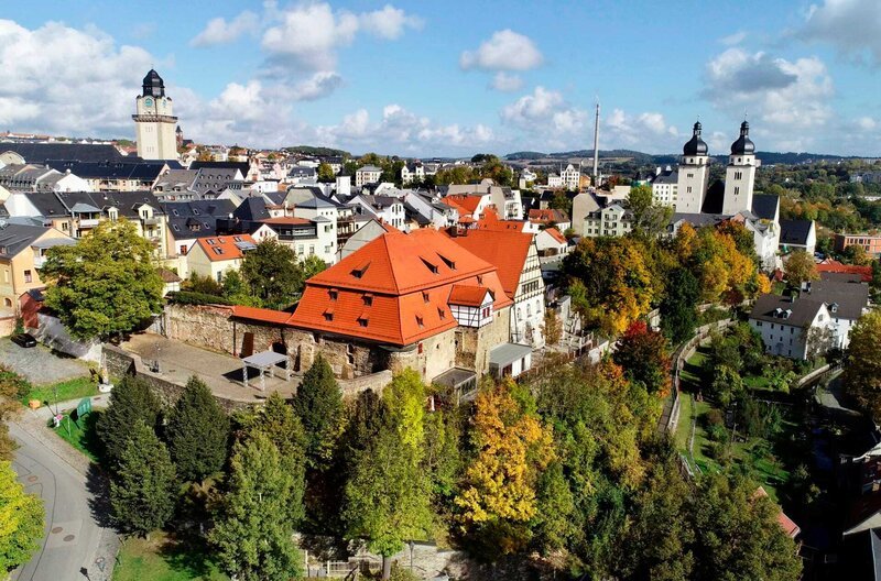 Blick auf die Altstadt von Plauen mit der St. Johanniskirche und dem Rathausturm – Bild: BR/MDR Blick auf die Altstadt von Plauen mit der St. Johanniskirche und dem Rathausturm – Bild: BR/MDR