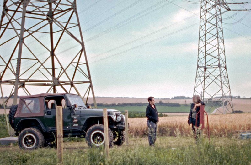 Vika – Bild: SWR/​Filmakademie Baden-Württemberg /​ Nach einer lebensverändernden Nacht muss sich Vika (Anna Bardorf, re.) mit ihrer Auftragsgeberin Kerstin (Marietta Meguid, li.) herumschlagen.