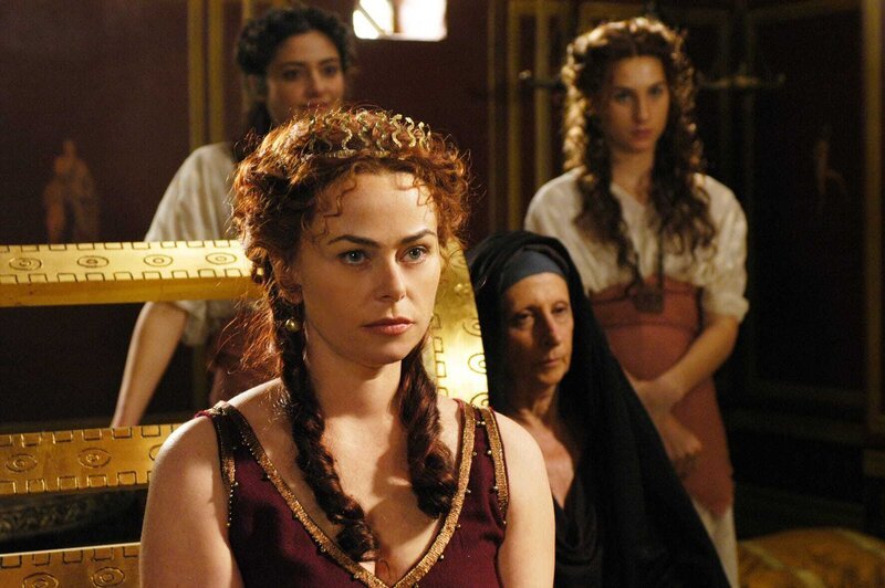 Atia (Polly Walker, Mitte) empf%ngt Bittsteller. Foto: © 2005 HOME BOX OFFICE, INC. ALL RIGHTS RESERVED: HBO Æ – Bild: Sky Atlantic
