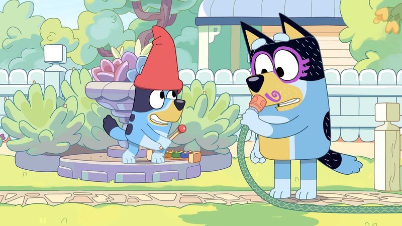 L-R: Bluey, Bandit – Bild: 2013 The Walt Disney Company Germany
