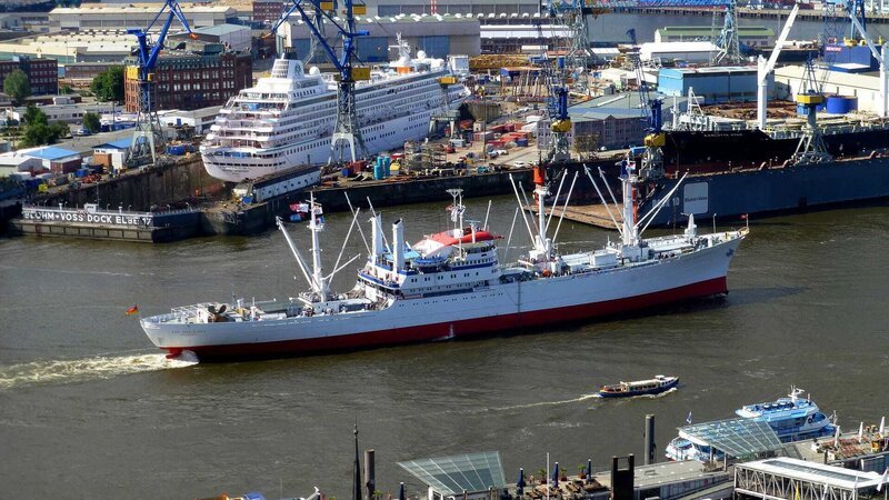 Der Hamburger Hafen ist einer der wichtigsten deutschen Wirtschaftsstandorte. Mehr als 150.000 Jobs hängen in der Metropolregion direkt vom Hafen ab. – Bild: N24 Doku Der Hamburger Hafen ist einer der wichtigsten deutschen Wirtschaftsstandorte. Mehr als 150.000 Jobs hängen in der Metropolregion direkt vom Hafen ab. – Bild: N24 Doku