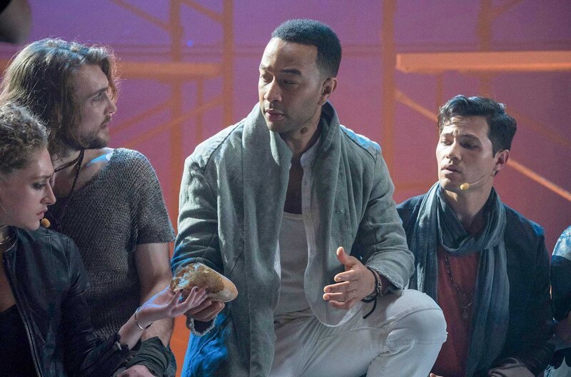 Jesus (John Legend, Mi.) und seine Jünger in „Jesus Christ Superstar – Live in Concert“ – Bild: 2018 NBCUniversal Media, LLC /​ © 2018 NBCUniversal Media, LLC