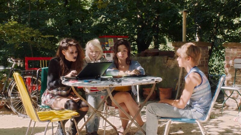 Allein unter Schwestern – Bild: MDR/​Kaap Holland Film