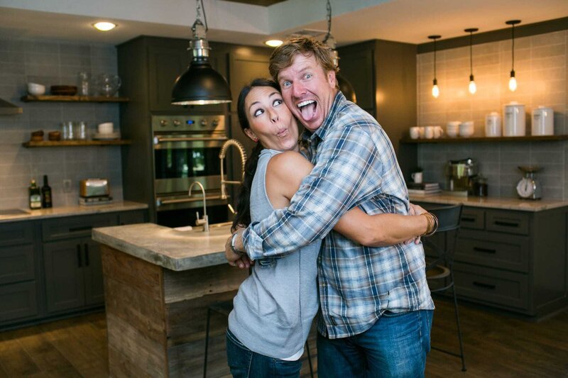 Chip i Jo (Chip i Joanna Gaines) – Bild: 2015, HGTV/​ Scripps Networks, LLC. All Rights Reserved. /​ Rachel Whyte Lizenzbild frei