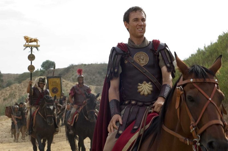 Brutus (Tobias Menzies) zieht mit seinen Truppen dem Heer von Octavius entgegen. – Bild: Sky Atlantic