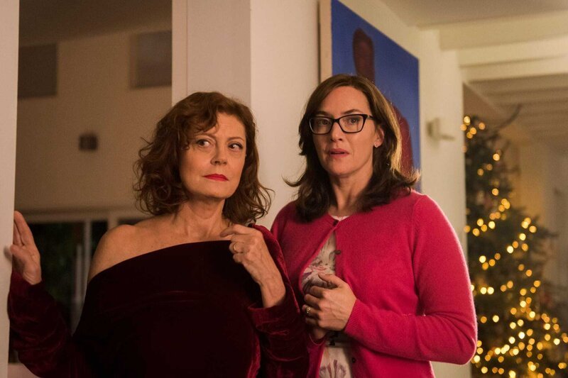 v.li.: Lily (Susan Sarandon), Jennifer (Kate Winslet) – Bild: 2019 Black Bird Productions, Inc. All Rights Reserved. / Parisa Taghizadeh v.li.: Lily (Susan Sarandon), Jennifer (Kate Winslet) – Bild: 2019 Black Bird Productions, Inc. All Rights Reserved. / Parisa Taghizadeh