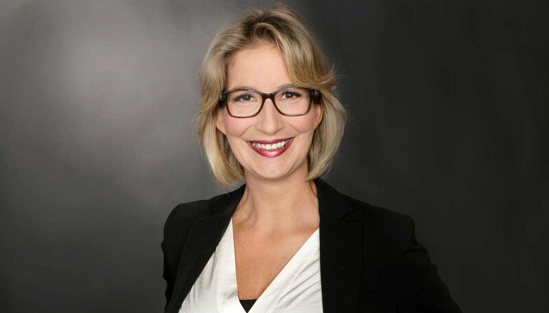 Yvonne Willicks, WDR-Moderatorin "Servicezeit". – Bild: WDR/​Herby Sachs /​ WDR Presse und Information/​Bildk