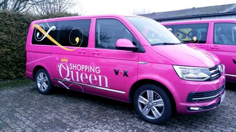 Der Shopping Queen Bus mit neuem Logo. – Bild: VOXUp (DE)