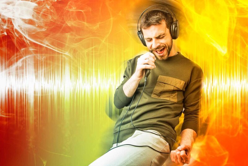 Young man dancing to the sound of the music, singing karaoke, surrounded by soundwaves, illustration concept – Bild: ?or?e Savi? (Teodor Lazarev) /​ © 2018 All Rights Reserved