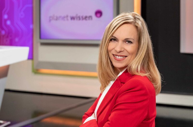 SÜDWESTRUNDFUNK Planet Wissen Montags bis freitags um 11:15 Uhr im SWR Fernsehen SWR-Moderatorin Birgit Klaus. © SWR/​Alexander Kluge, honorarfrei – Verwendung gemäß der AGB im engen inhaltlichen, redaktionellen Zusammenhang mit genannter SWR-Sendung und bei Nennung „Bild: SWR/​Alexander Kluge“ (S2+). SWR-Presse/​Bildkommunikation, Baden-Baden, Tel: 07221/​929–26868, foto@swr.de – Bild: SWR/​Alexander Kluge /​ SWR-Presse/​Bildkommunikation