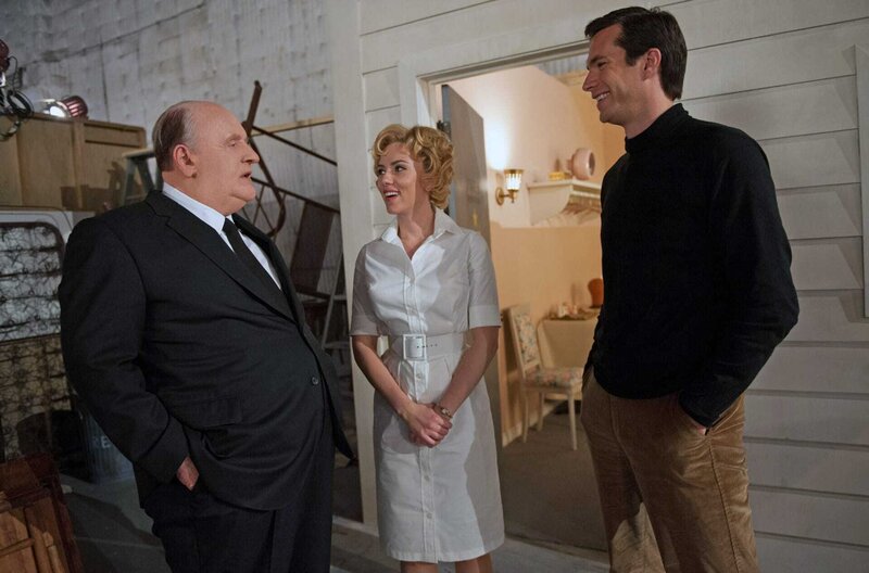 Hitchcock – Bild: 2012 Twentieth Century Fox Film Corporation/​All rights reserved /​ Alfred Hitchcock (Anthony Hopkins, li.) bespricht sich mit den zwei Stars seines neuen Films „Psycho“: Janet Leigh (Scarlett Johansson, Mi.) und Anthony Perkins  …