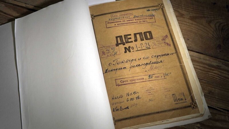 April 1945. Mit dem Selbstmord Adolf Hitlers ging das dunkelste Kapitel deutscher Geschichte zu Ende. Doch was geschah mit dem Leichnam? Die Dokumentation liefert Antworten. – Bild: Beliane / FOTO: Beliane Dieses Bild darf bis 31.07.2022 honorarfrei für redaktionelle Zwecke und nur im Rahmen der Programmankündigung v April 1945. Mit dem Selbstmord Adolf Hitlers ging das dunkelste Kapitel deutscher Geschichte zu Ende. Doch was geschah mit dem Leichnam? Die Dokumentation liefert Antworten. – Bild: Beliane / FOTO: Beliane Dieses Bild darf bis 31.07.2022 honorarfrei für redaktionelle Zwecke und nur im Rahmen der Programmankündigung v