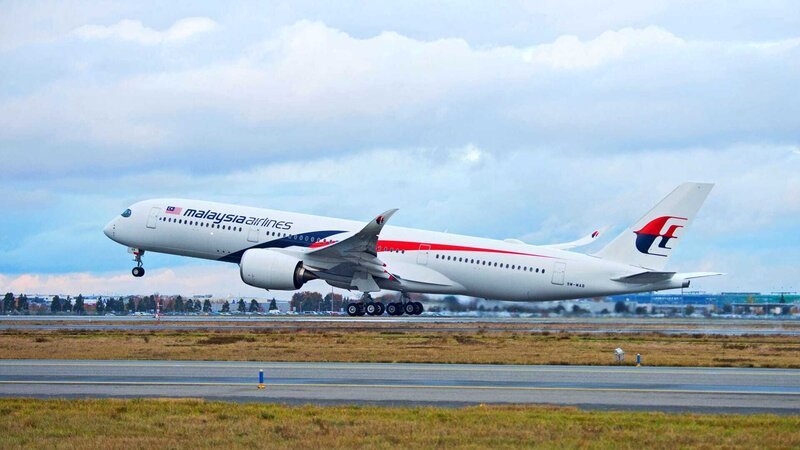 Bildunterschrift: Der A350 zeichnet sich durch eine optimierte Kabinengestaltung aus. Die Fenster sind größer, als die seiner Vorgängermodelle, der Lärmschutz wurde erweitert und die Gepäckablagen vergrößert. – Bild: N24 Doku