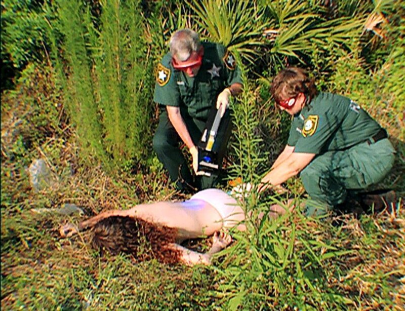 Monatelang hält ein Serienkiller Florida in Atem. Er stranguliert Prostituierte und lässt die Leichen weithin sichtbar liegen. – Bild: VOX