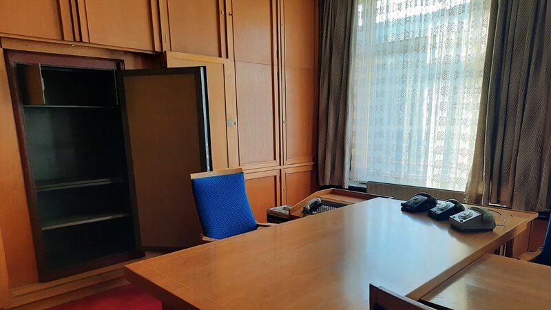 In den Büros des Ministeriums für Staatssicherheit der DDR wurde die Überwachung eigener Bürger geplant und koordiniert. – Bild: BILD In den Büros des Ministeriums für Staatssicherheit der DDR wurde die Überwachung eigener Bürger geplant und koordiniert. – Bild: BILD