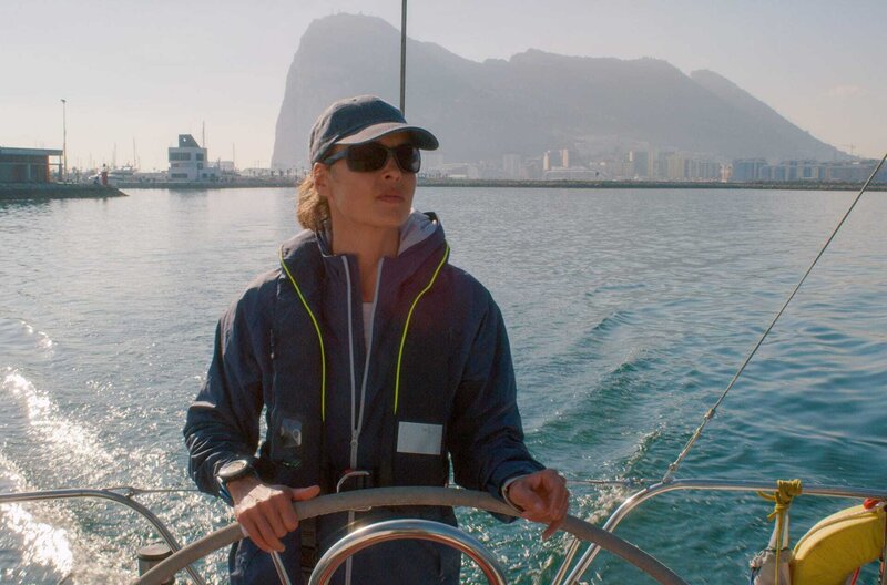 Styx – Bild: Schiwago Film /​ Rike (Susanne Wolff) startet im Hafen von Gibraltar ihre Reise nach Ascension.