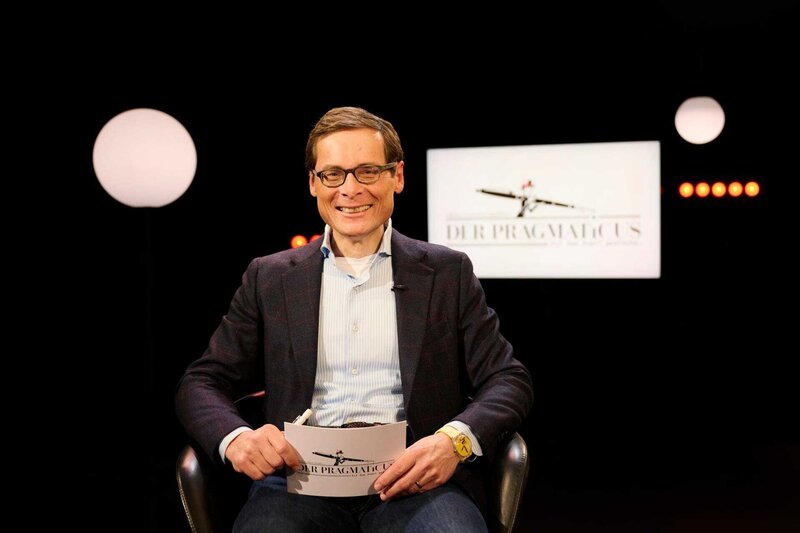 Roger Köppel bei „Der Pragmaticus“ – Bild: ServusTV /​ Philipp Carl Riedl/​ServusTV/​Philipp Carl Riedl/​ServusTV/​Philipp Carl Riedl/​Philipp Carl Riedl/​Philipp Carl Riedl