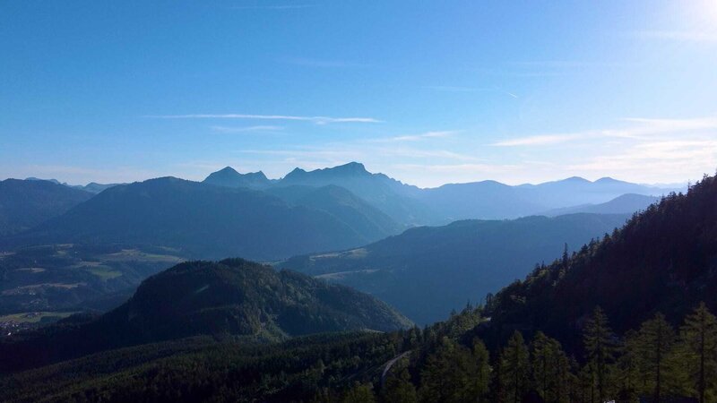 Blick von Abtenau Richtung Dachstein. – Bild: ORF / Harald Staudach Blick von Abtenau Richtung Dachstein. – Bild: ORF / Harald Staudach