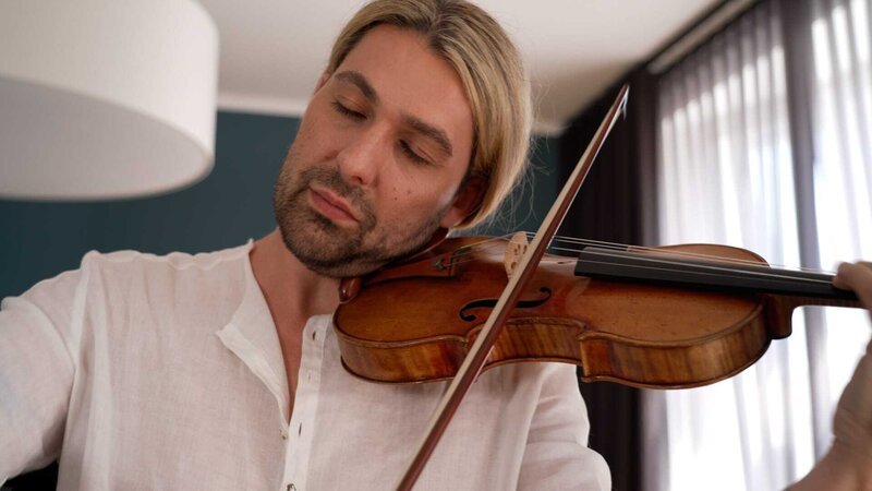 Verliebt in sein Instrument: Stargeiger David Garrett. – Bild: ZDF und Claudia Rauch.