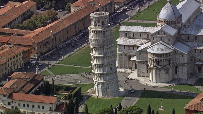 Der Dom von Pisa und sein schiefer Glockenturm sind weltberühmt. – Bild: ZDF und Skyworks 2020.