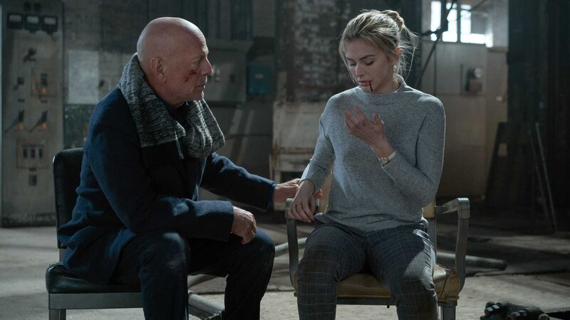 Chalmers (Bruce Willis) und seine Tochter Eva (Lala Kent) – Bild: RTL Zwei Chalmers (Bruce Willis) und seine Tochter Eva (Lala Kent) – Bild: RTL Zwei