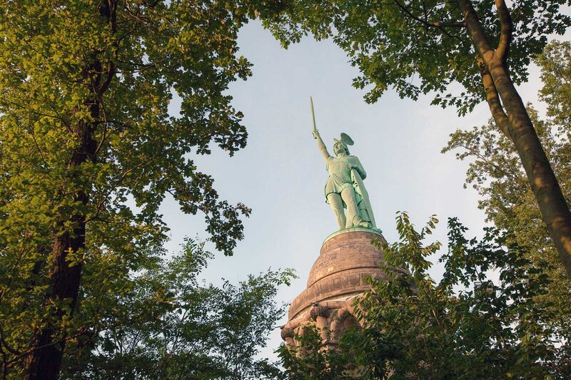 Geheimnis Teutoburger Wald – Bild: WDR/​2Pilots