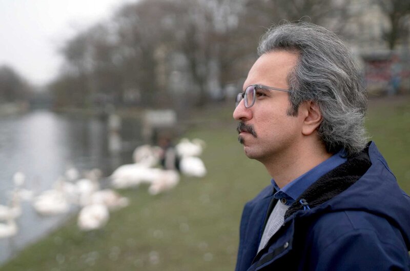 Tattoo – Bild: WDR /​ Der Regisseur von „Tattoo“, Farhad Delaram, hat zahlreiche Kurzfilme im Iran gedreht. 2020 kam er mit einem Aufenthaltsstipendium der Jungen Akademie nach Berlin und blieb drei Jahre.