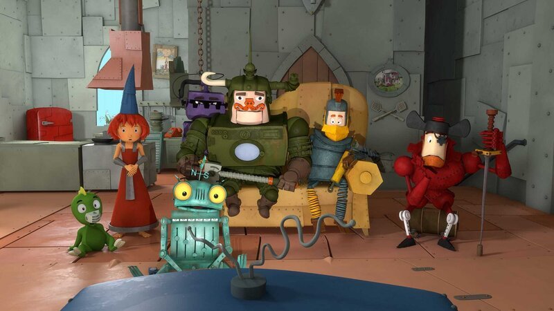 Alle Ritter von Schrottland haben sich in der Burg von Ritter Rost, Burgfräulein Bö und dem Drachen Koks versammelt, als sie aus dem Fernsehen von ihrer Entlassung erfahren. – Bild: ZDF/Caligari Film- und Fernsehproduktion Alle Ritter von Schrottland haben sich in der Burg von Ritter Rost, Burgfräulein Bö und dem Drachen Koks versammelt, als sie aus dem Fernsehen von ihrer Entlassung erfahren. – Bild: ZDF/Caligari Film- und Fernsehproduktion