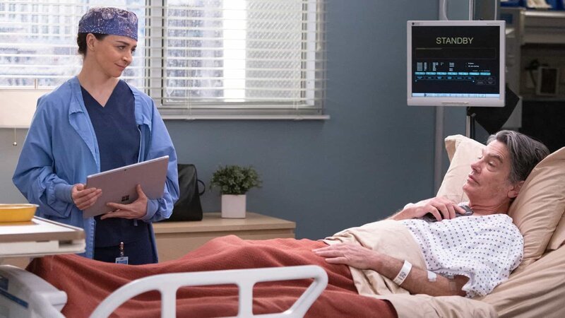 Zuversicht vor der Operation: Caterina Scorsone als Dr. Amelia Shepherd, Peter Gallagher als Dr. David Hamilton – Bild: SRF/​ABC Studios