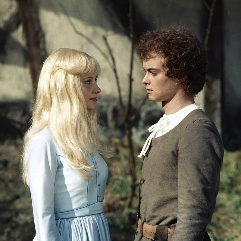 Die Gänsehirtin am Brunnen – Bild: rbb/​DRA/​Hans-Joachim Zillmer