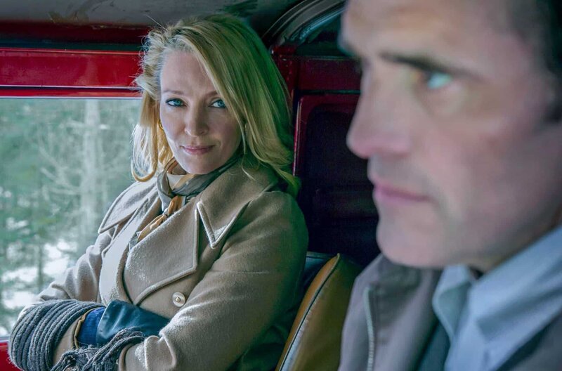 The House That Jack Built – Bild: Zentropa/​Christian Geisnaes /​ Lady 1 (Uma Thurman) hat den Fehler gemacht, bei Jack (Matt Dillon) ins Auto zu steigen.