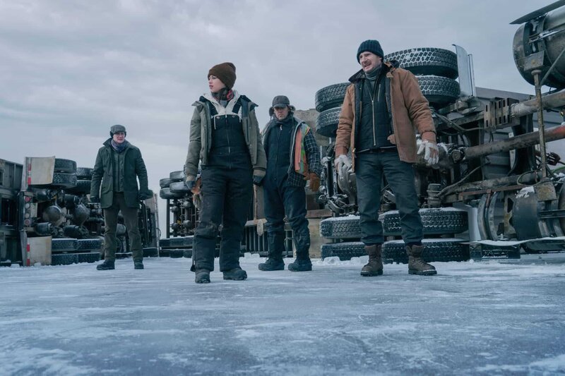 The Ice Road – Bild: ORF/​Wild Bunch/​© Netflix/​Allen Fraser