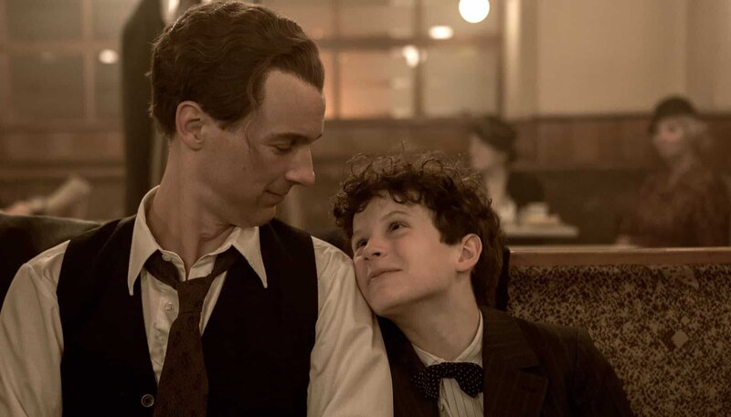 Kästner und der kleine Dienstag – Bild: WDR/​Degeto/​Dor Film/​Anjeza Cikopano