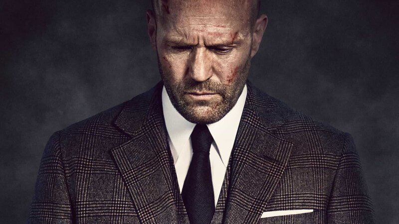 Der Gangsterboss Mason Hargreaves (Jason Statham) schleust sich auf der Jagd nach einer speziellen Diebesbande unter dem Namen Patrick Hill in eine Sicherheitsfirma ein. – Bild: ZDF und Scott Garfield.