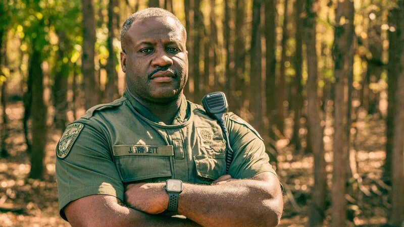 With a wife and kids, Cpl. Jeremy Triplett works hard to ensure Louisiana’s resources will last for generations. – Bild: Animal Planet/​ Warm Springs Prod /​ Discovery Communications, LLC