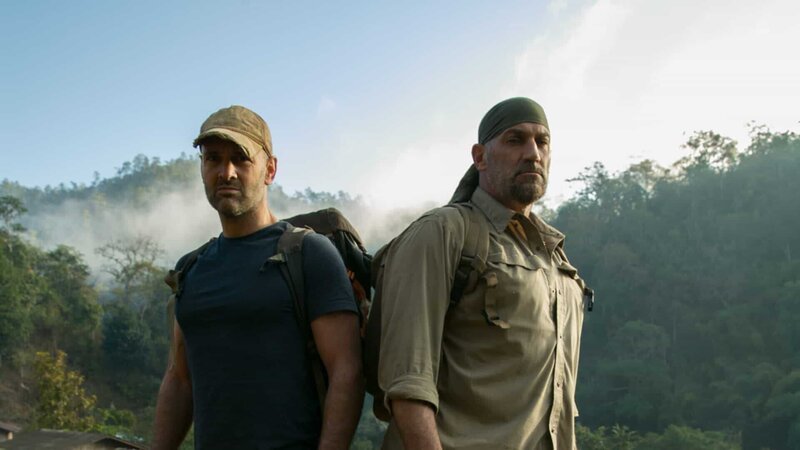Ed Stafford and EJ Snyder in Thailand. – Bild: Discovery.