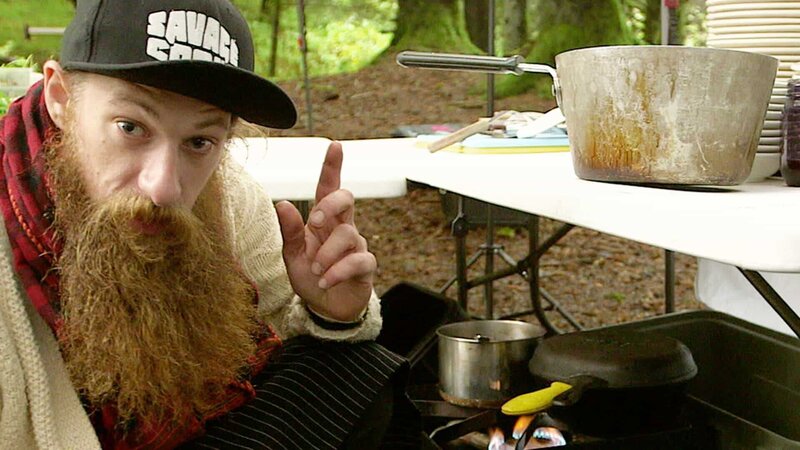 Outdoorsman John Babish – Bild: CuriosityStream Inc