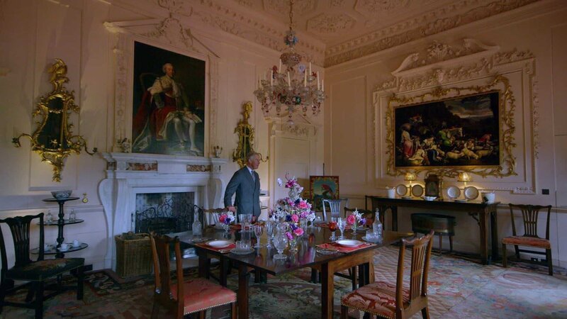 König Charles im Inneren des Dumfries Haus Die Verwendung des sendungsbezogenen Materials ist nur mit dem Hinweis und Verlinkung auf RTL+ gestattet.; König Charles im Inneren des Dumfries Haus Die Verwendung des sendungsbezogenen Materials ist nur mit dem Hinweis und Verlinkung auf RTL+ gestattet. – Bild: RTL /​ B4Films Ltd.