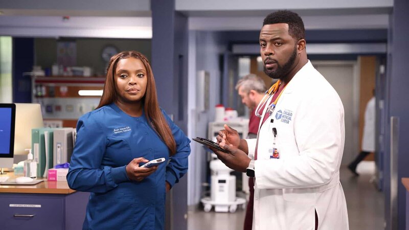 Chicago Med S07E06: Hinterrücks (When You’re A Hammer Everything’s A ...