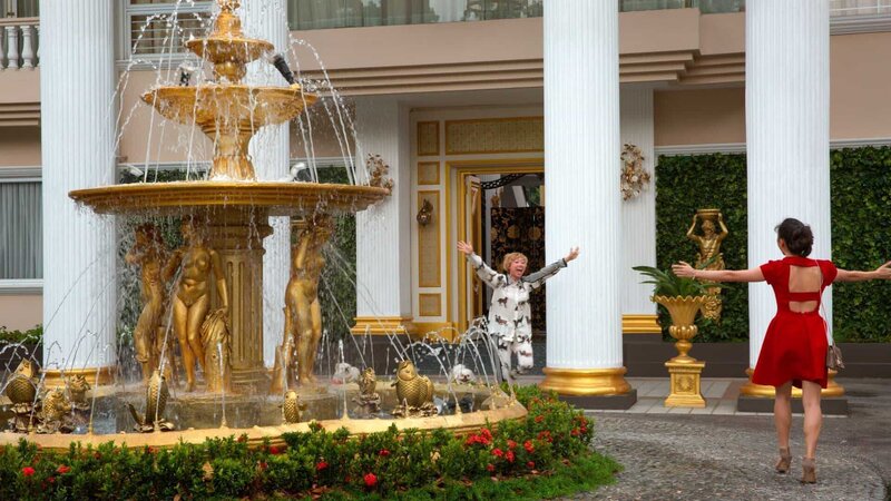 Crazy Rich – Bild: ORF/​Pro7/​© Warner Bros. Entertainment Inc. and Kimmel Distribution LLC.