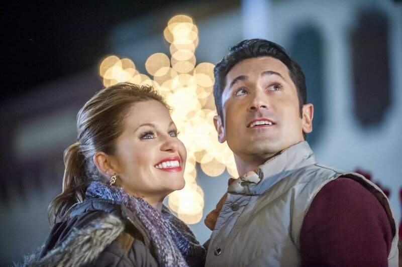 L-R: Dr. Lauren Brunell (Candace Cameron Bure) und Andy Holliday (David O’Donnell) – Bild: Copyright 2014 Crown Media United States LLC