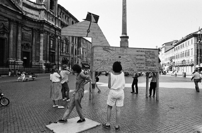 Das hölzerne Pferd in Rom – Bild: Lukas Beck /​ Das Anti-Waldheim-Pferd: Aktivisten wollten im Jahr 1986 verhindern, dass Kurt Waldheim österreichischer Bundespräsident wird.