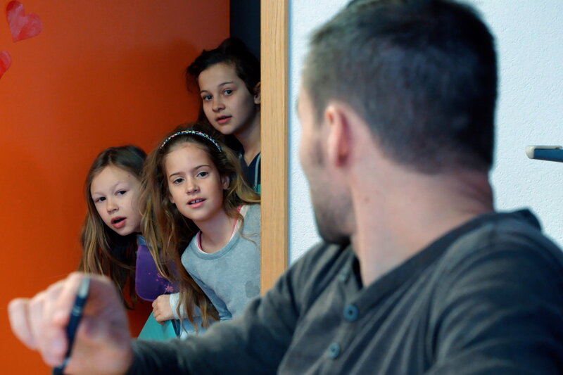 Bratsch - Ein Dorf macht Schule – Bild: SRF1