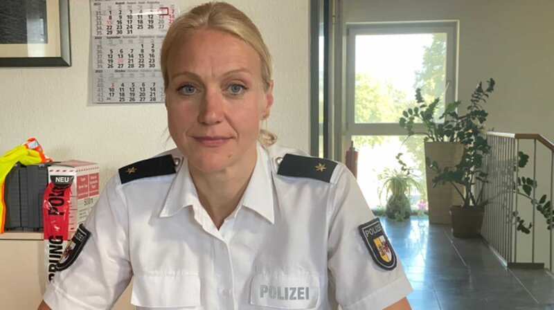 Annette Wendt, Polizeibeamtin war die erste am Tatort. – Bild: SWR/​Nicola Graef /​ SWR Presse/​Bildkommunikation