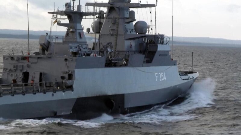 Die Korvette Ludwigshafen am Rhein (F 264) bei einem Übungsmanöver auf der Ostsee. – Bild: WELT Die Korvette Ludwigshafen am Rhein (F 264) bei einem Übungsmanöver auf der Ostsee. – Bild: WELT