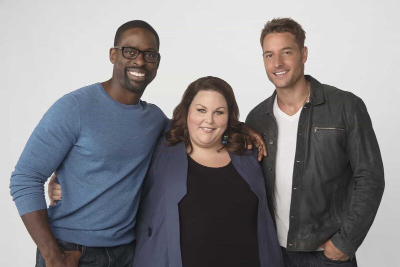 (2. Staffel) – Die Zwillinge Kevin (Justin Hartley, r.) und Kate (Chrissy Metz, M.) und ihr Adoptivbruder Randall (Sterling K. Brown, l.) wurden am gleichen Tag geboren, doch haben sie sich zu grundverschieden Persönlichkeiten entwickelt … – Bild: 2017⁠–⁠2018 NBCUniversal Media, LLC. All rights reserved. /​ Maarten de Boer Lizenzbild frei