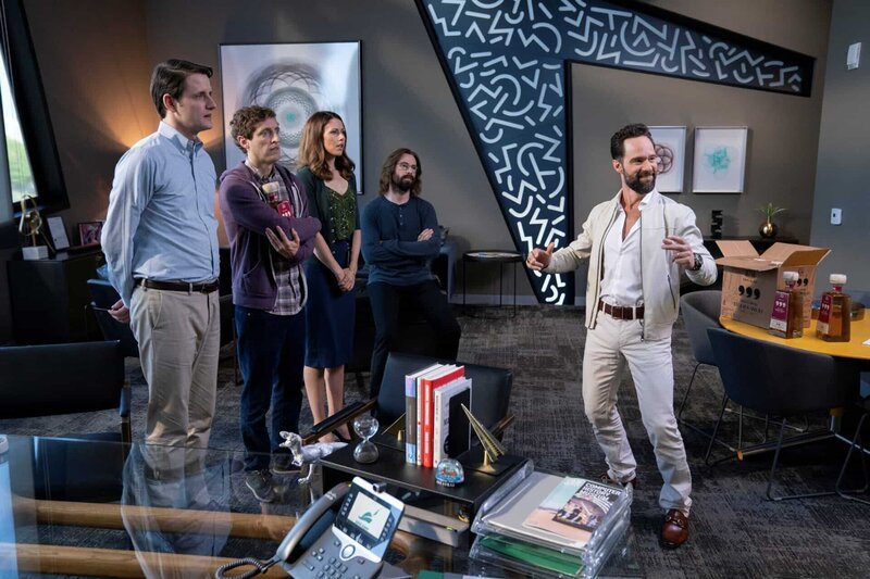 L-R: Donald ‚Jared‘ Dunn (Zach Woods), Richard Hendricks (Thomas Middleditch), Monica Hall (Amanda Crew), Bertram Gilfoyle (Martin Starr), Russ Hanneman (Chris Diamantopoulos) – Bild: Home Box Office, Inc. All rights reserved. HBO® and all related programs are the property of Home Box Office, Inc