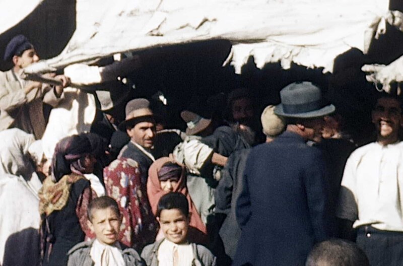 1870 hatte das Décret Crémieux die in Algerien lebenden Juden zu französischen Staatsbürgern erklärt. Durch seine Aufhebung 1940 wurden die jüdischen Einwohner aus vielen Bereichen des öffentlichen Lebens praktisch ausgeschlossen. – Bild: Atelier des Archives/NARA / 1870 hatte das Décret Crémieux die in Algerien lebenden Juden zu französischen Staatsbürgern erklärt. Durch seine Aufhebung 1940 wurden die jüdischen Einwohner aus vielen Bereichen des öffentlichen … 1870 hatte das Décret Crémieux die in Algerien lebenden Juden zu französischen Staatsbürgern erklärt. Durch seine Aufhebung 1940 wurden die jüdischen Einwohner aus vielen Bereichen des öffentlichen Lebens praktisch ausgeschlossen. – Bild: Atelier des Archives/NARA / 1870 hatte das Décret Crémieux die in Algerien lebenden Juden zu französischen Staatsbürgern erklärt. Durch seine Aufhebung 1940 wurden die jüdischen Einwohner aus vielen Bereichen des öffentlichen …
