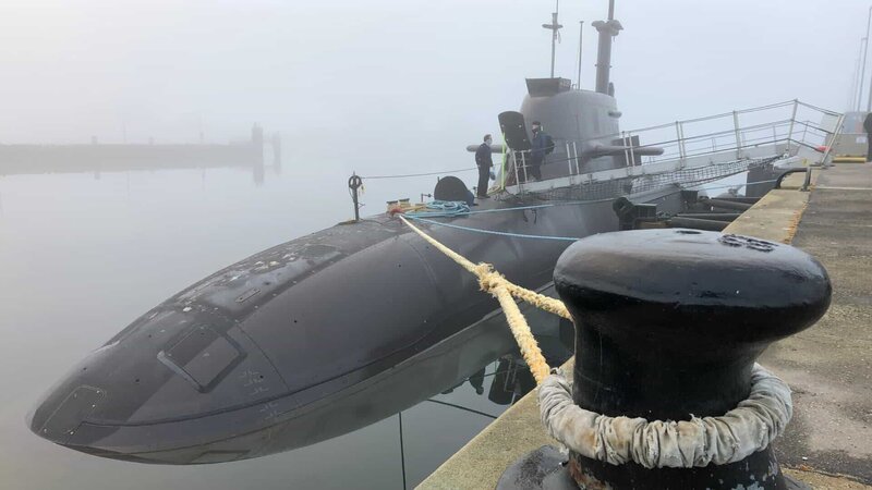 Flüsterfahrt mit Brennstoffzelle. Die deutschen U-Boote fahren unter Wasser mit Wasserstoff, weil sie damit schwerer entdeckt werden können. – Bild: ZDF und Mark Hugo./​Mark Hugo