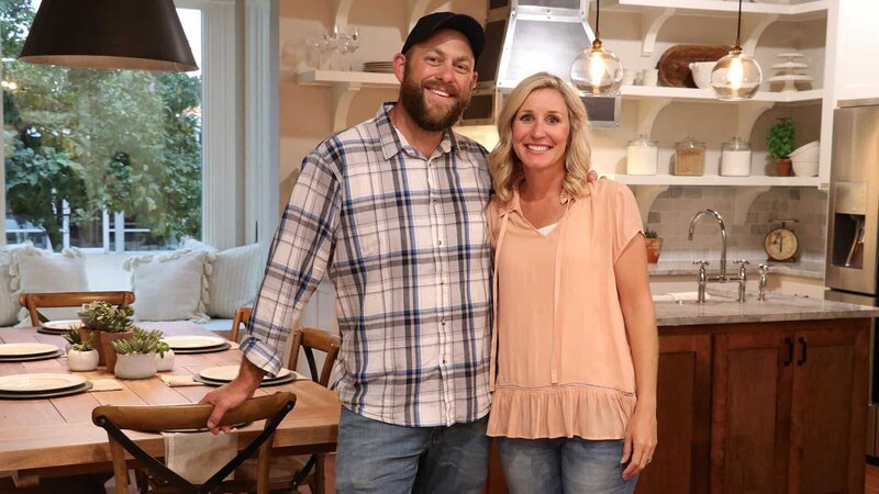 Follow Dave and Jenny Marrs through their journey of restoring Bentonville, Arkansas homes, as seen on the HGTV series Almost Home. TALENT AWARE_7 – Bild: 2017,HGTV/​Scripps Networks, LLC. All Rights Reserved